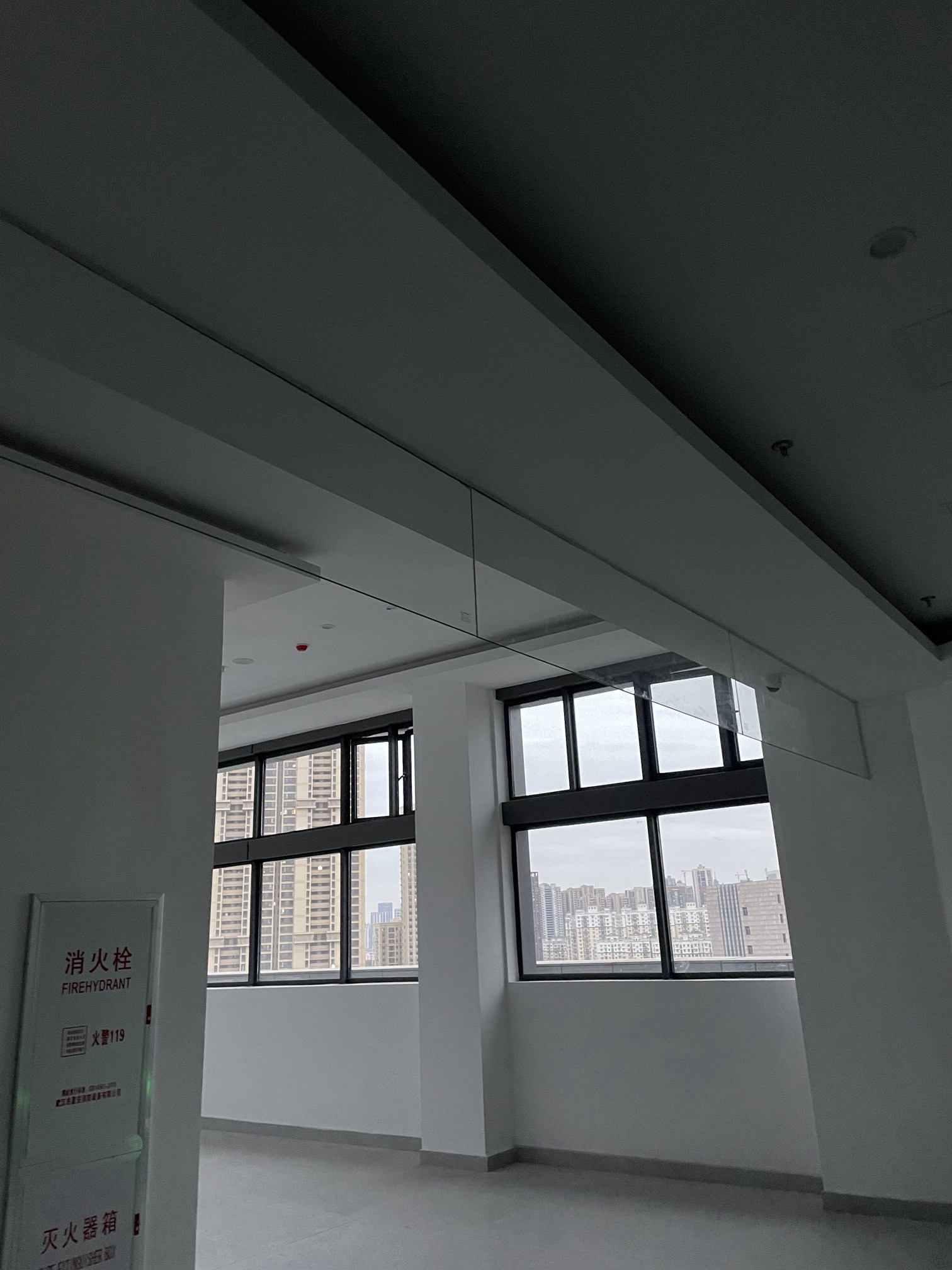 085909140.jpg 安康醫(yī)院擋煙垂壁1.jpg